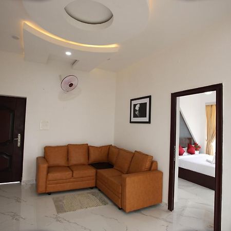 Hotel Emirates Residency Pudunagaram Exteriér fotografie