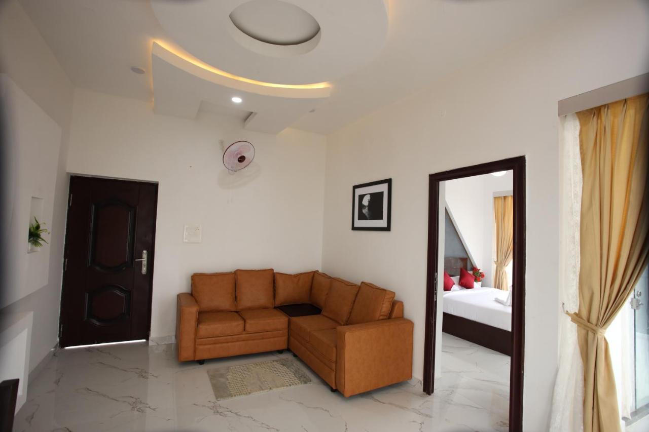 Hotel Emirates Residency Pudunagaram Exteriér fotografie